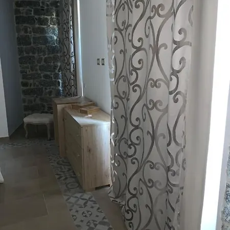 Nicola's House B&B 3*