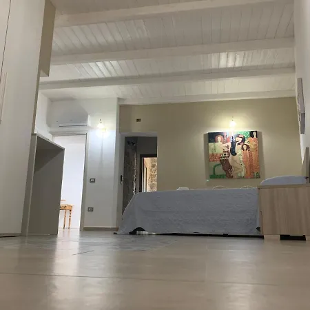 Nicola's House 3*