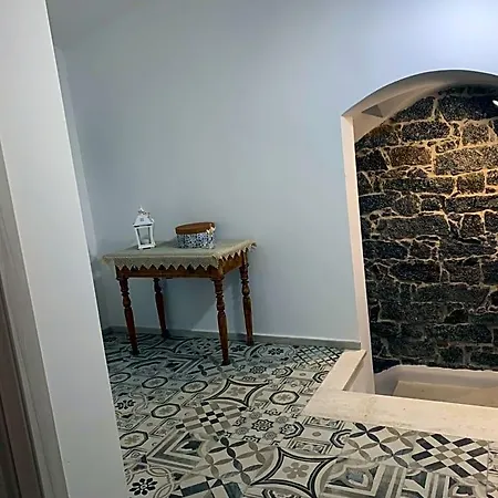 Nicola's House Bed & Breakfast 3*